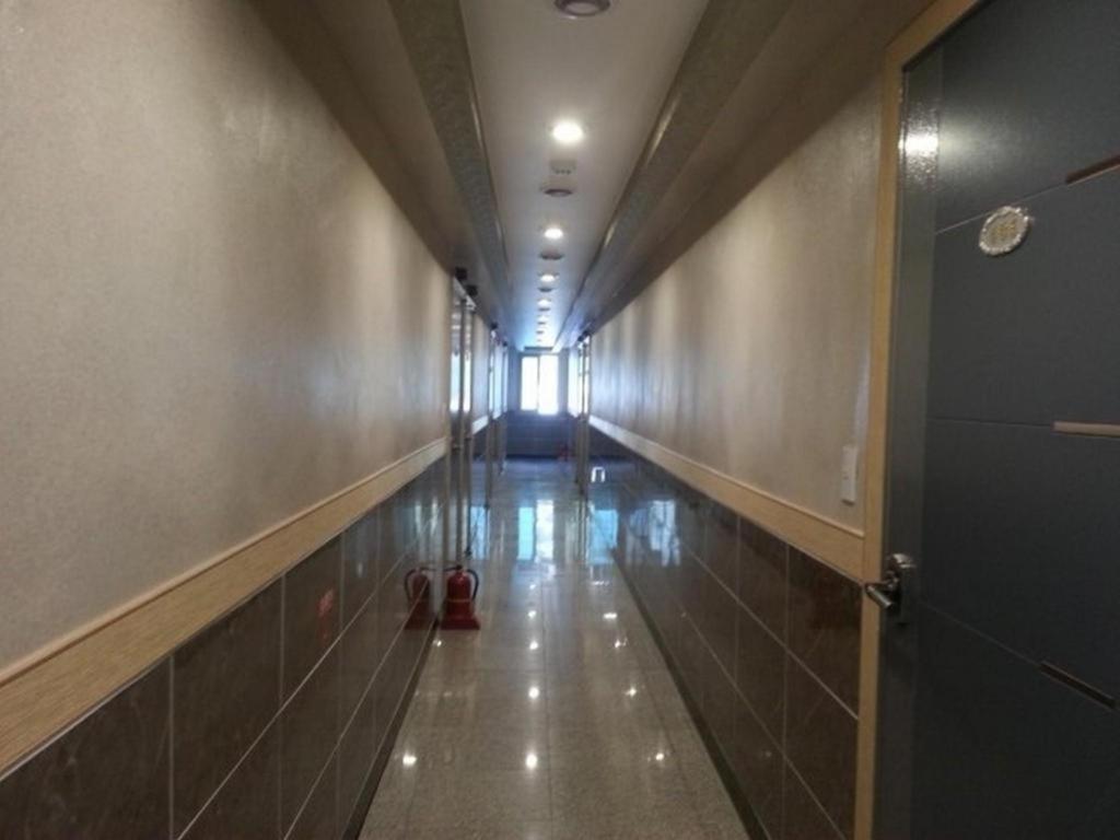 王牌酒店 郁陵 外观 照片