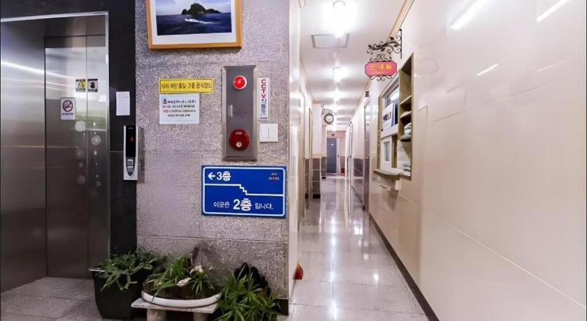 王牌酒店 郁陵 外观 照片